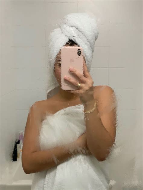 shower selfies : r/Shower